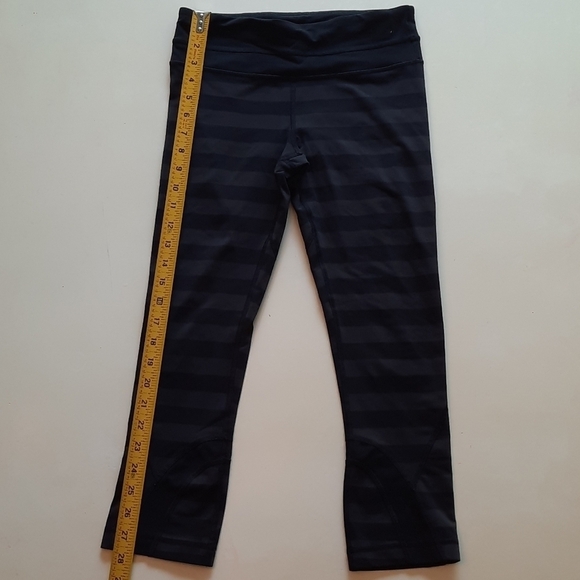 Lululemon Run Inspire Crop II black gray stripe 4 - Picture 13 of 14